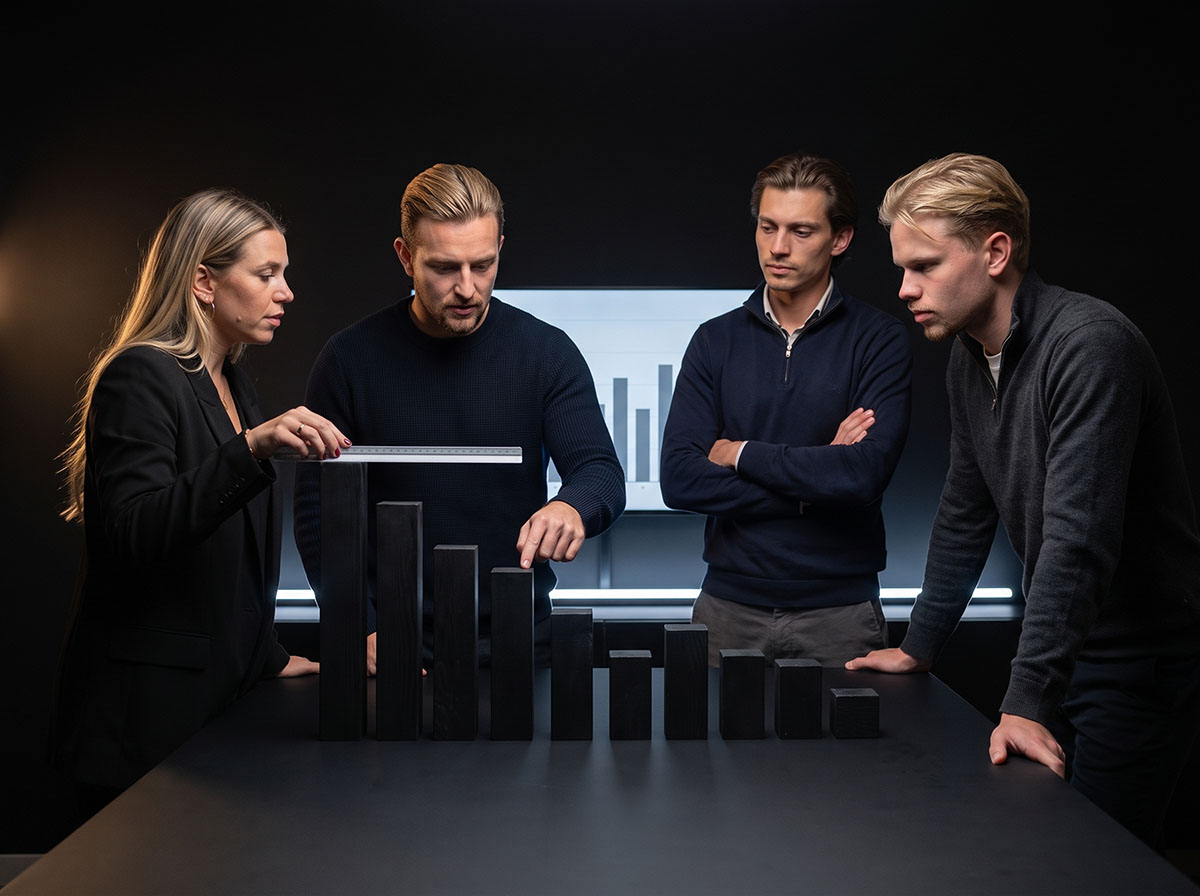 The Forex Complex team agreeing a ranking of prop firms around a table